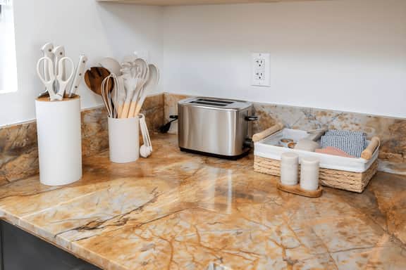 Stunning 1BR Apartment | Beachfront Gem