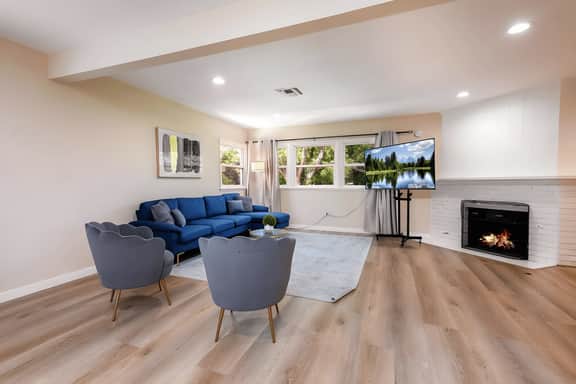 Luxurious 3BR House with Jacuzzi & Big Backyard!