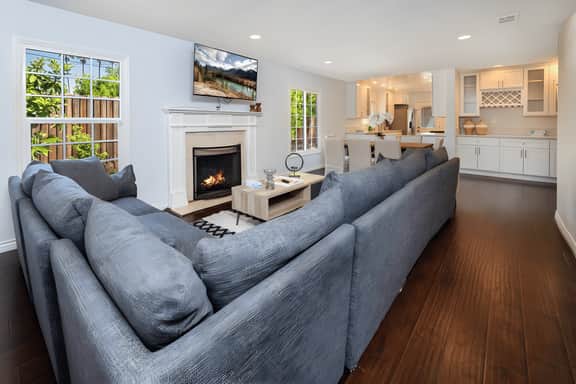 Luxurious and Spacious 4 Bedroom Home in Tarzana