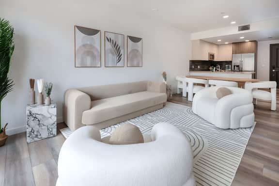 Luxe 2BR Apartment with Balcony & Free parking
