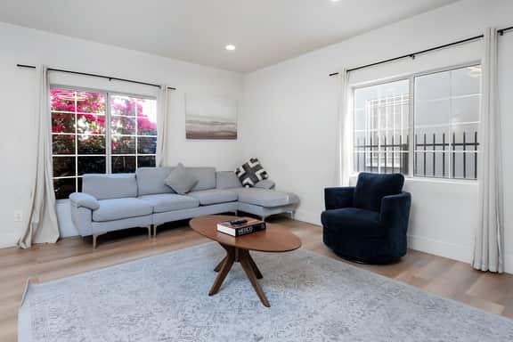 Luxe duplex in LA Sleeps 10