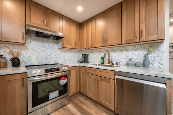 Modern 1BR Apartment W. Free Parking in Central LA