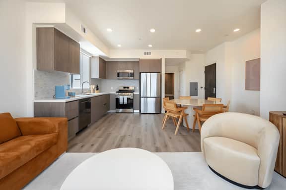 Modern Gem | Luxe Comfort | Central LA