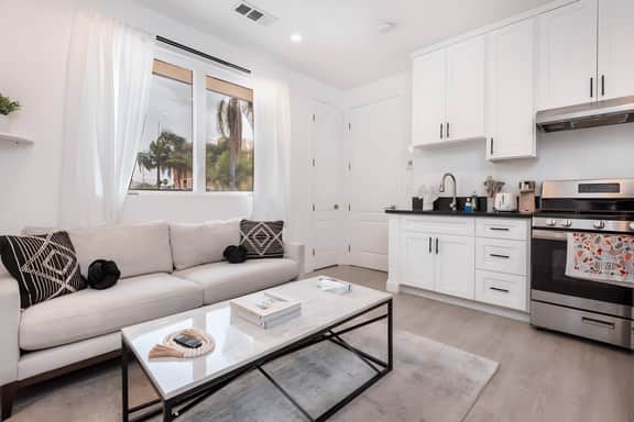 Chic 1 Bedroom Apartment in LA