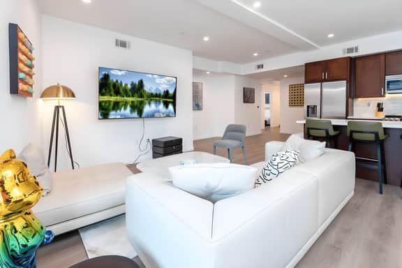 Luxury 2BR Apartment with Balcony & Free Parking