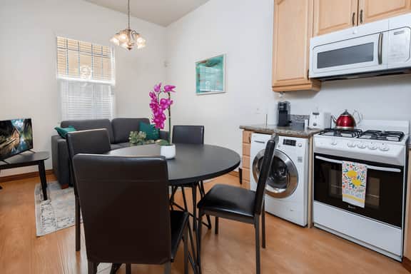 Chic 1 Bedroom Apartment in LA