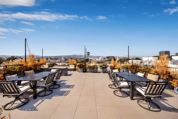 Luxury 3BR Suite Near BH | Roofdeck, Gym + EV Spot