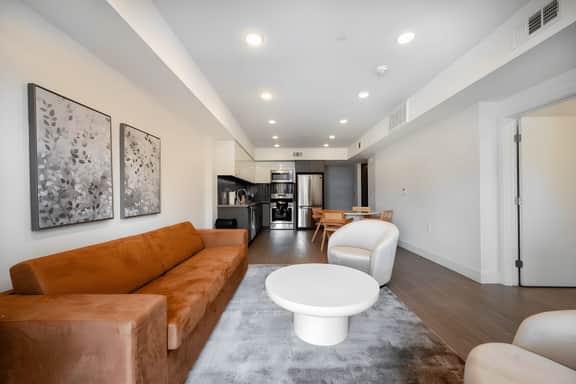 Modern 1BR Apt. in K-Town W. Free Parking, & GYM