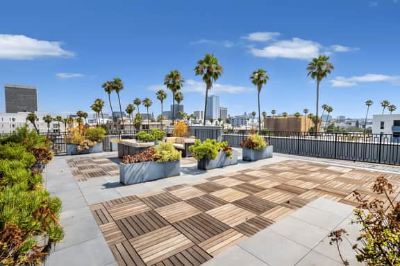 Luxury Living in LA | 1BR w/ Roof Deck, & Parking