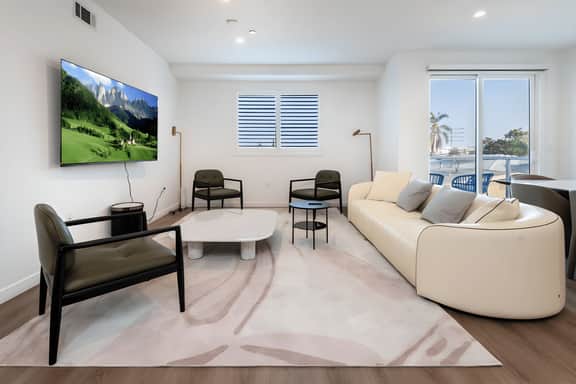 Luxury LA Living: Sleek 2BR W. Parking and Balcony