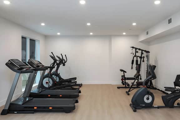 Modern BH 3BR | Luxury Living | Gym | Near Cedars
