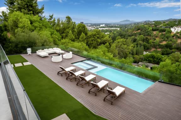 Royal Oaks Ultra-Luxury Resort