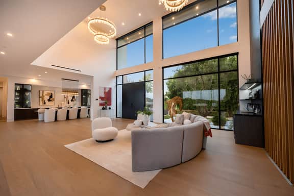 Royal Oaks Ultra-Luxury Resort