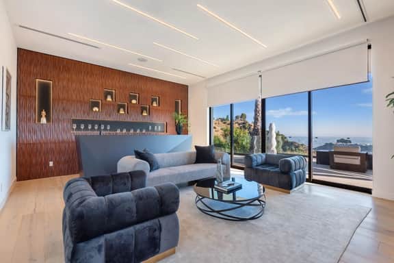 Luxurious Mansion with Stunning Views,Pool,Jacuzzi