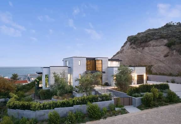 Luxurious Malibu 6BR Estate | Pool, Theatre, Views