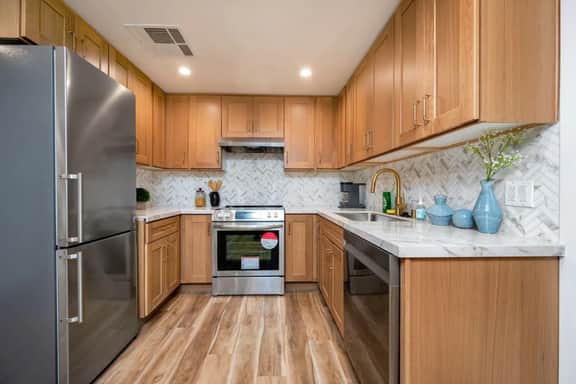 Central LA Stylish 1BR Apartment w/ Free Parking