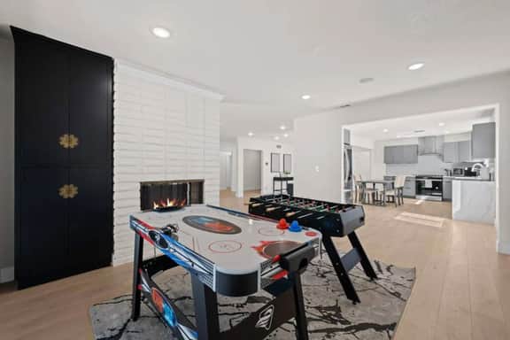 Elegant 4BR Getaway with Jacuzzi & Free Parking