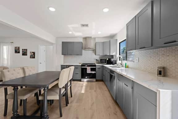 Elegant 4BR Getaway with Jacuzzi & Free Parking