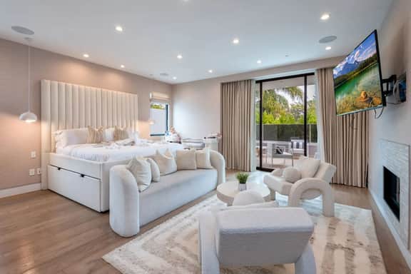 Ultra Luxe Estate W. Pool & Stunning 360° LA Views