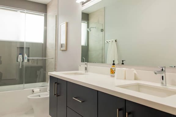 Modern 3BR Home W. Parking | Perfect for Families
