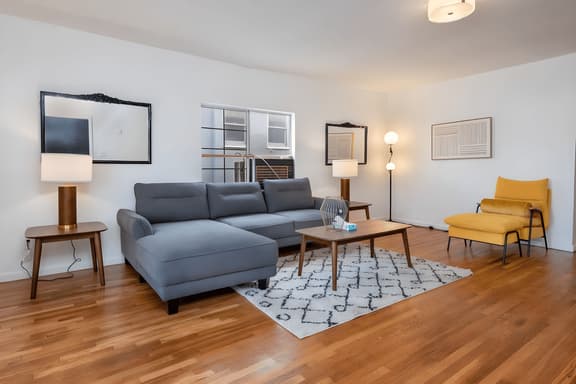 Spacious 3BR Home with Modern Amenities - Sleeps 6