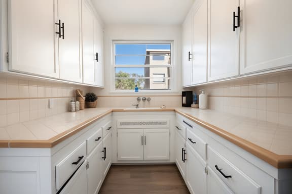 Luxe 1BR Apartment | Modern Comfort Awaits