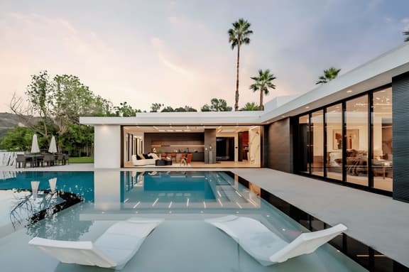 Live The Beverly Hills dream In This 50MM$ Mansion