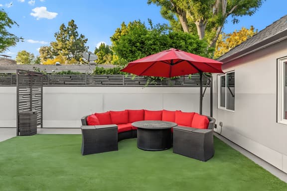 Cozy-Chic Studio w/ Outdoor Lounge & Free Parking