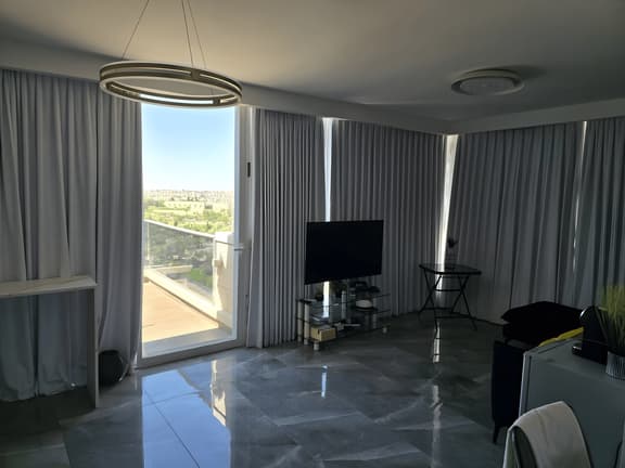 Stylish 2BR Apt W. Parking Near Machane Yehuda