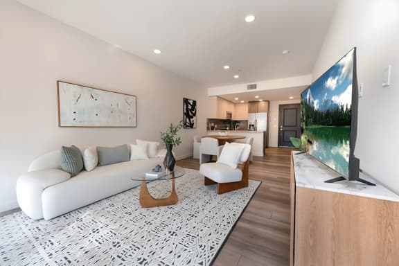 Modern 2BR Apartment with Parking, Patio and Gym