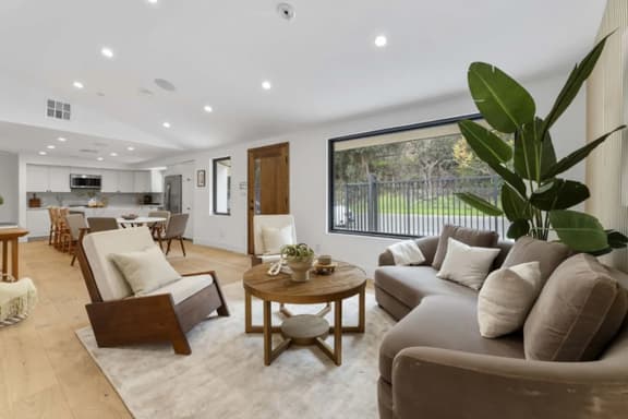 Spacious 3BR Residence | Game Room & Free Parking